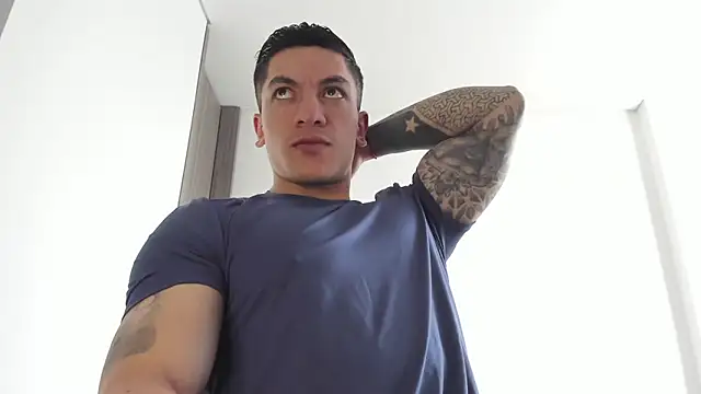 Snapshot of aquiles_51 chatting on 05/01/26, 06:02 aquiles 51 online show from 05/01/26, 06:02