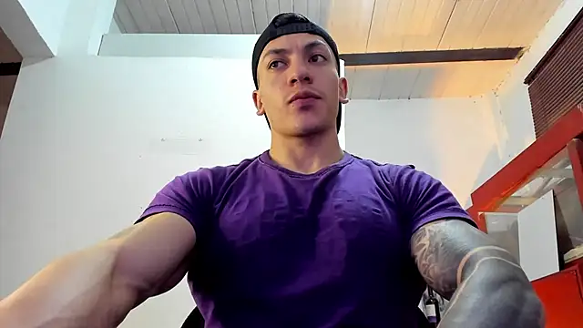 aquiles 51 online show from 11/11/25, 04:24