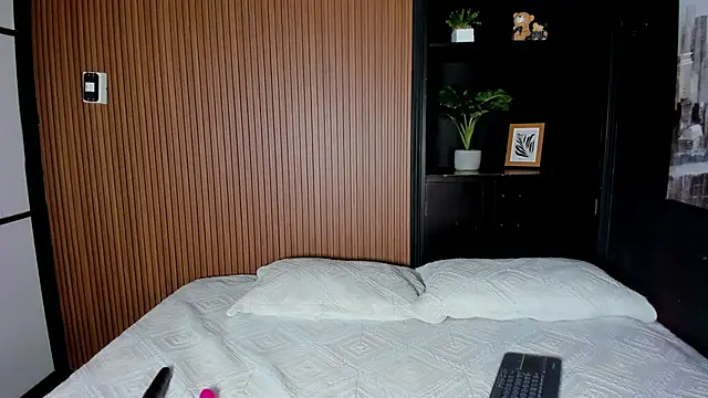 Elena-Rosse online show from 05/09/26, 01:20