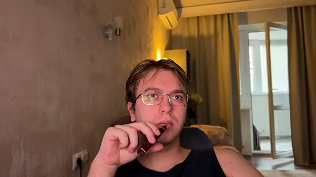 kiopiggy online show from 11/13/25, 11:25