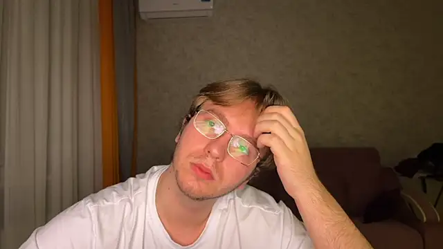 kiopiggy online show from 11/29/25, 10:43