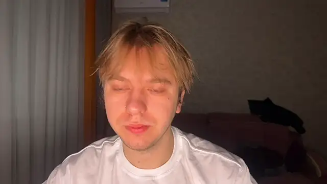 kiopiggy online show from 12/19/25, 05:21