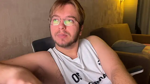 kiopiggy online show from 11/09/25, 07:12