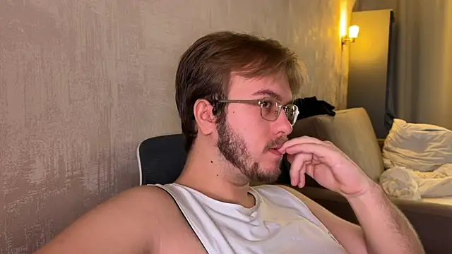 kiopiggy online show from 11/05/25, 07:00