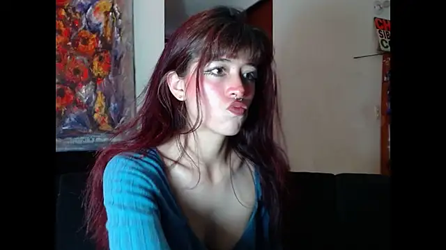 Snapshot of SuzzyyM chatting on 12/17/25, 07:41 SuzzyyM online show from 12/17/25, 07:41