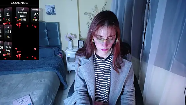 IsaBaileys  online show from 02/18/26, 05:16