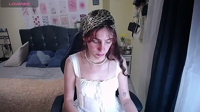 IsaBaileys  online show from 03/28/26, 01:17