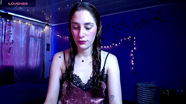 IsaBaileys  online show from 09/19/25, 08:02