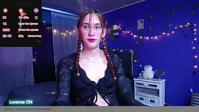 IsaBaileys  online show from 10/03/25, 09:05