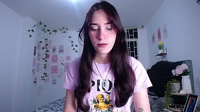 IsaBaileys  online show from 05/12/26, 03:36