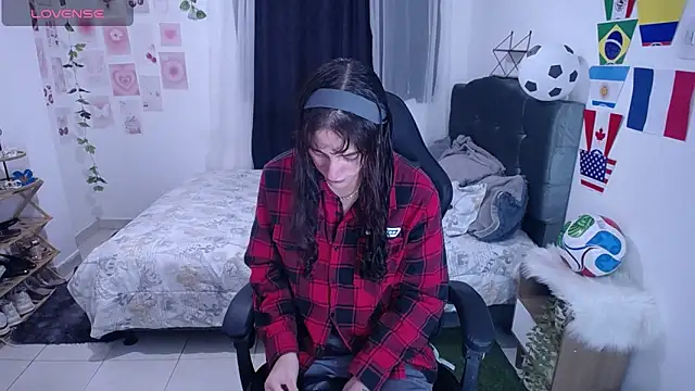 IsaBaileys  online show from 06/18/26, 11:54
