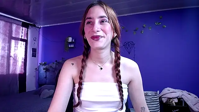 IsaBaileys  online show from 09/26/25, 10:16