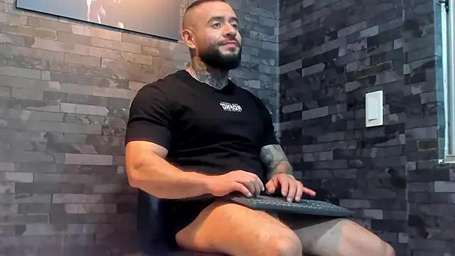 BruceDallas online show from 07/05/26, 01:10