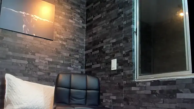 BruceDallas online show from 11/30/25, 02:45