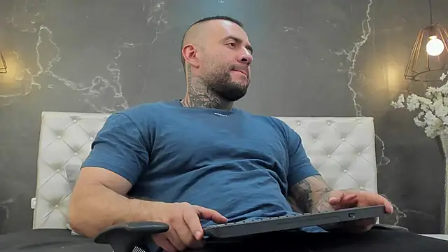 Snapshot of BruceDallas chatting on 03/15/25, 02:35 BruceDallas online show from 03/15/25, 02:35