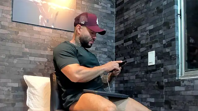 BruceDallas online show from 03/12/26, 04:18