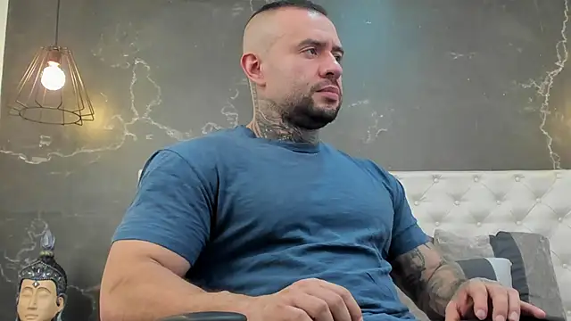 Snapshot of BruceDallas chatting on 01/19/25, 11:21 BruceDallas online show from 01/19/25, 11:21