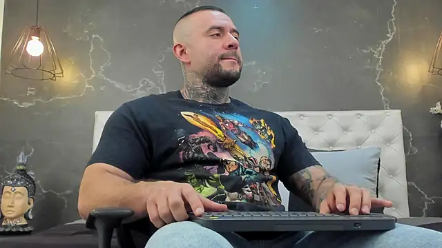 Snapshot of BruceDallas chatting on 01/22/25, 09:32 BruceDallas online show from 01/22/25, 09:32