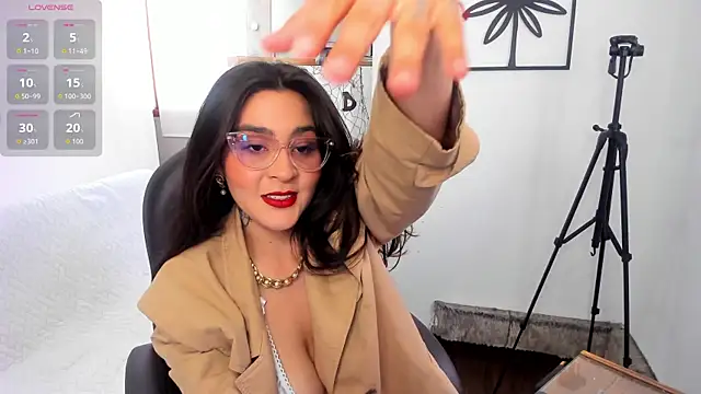 Snapshot of emily_amaya chatting on 06/24/26, 03:54 emily amaya online show from 06/24/26, 03:54