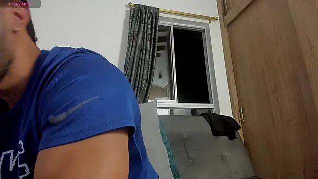 Snapshot of curt_xxx chatting on 09/18/25, 12:02 curt xxx online show from 09/18/25, 12:02