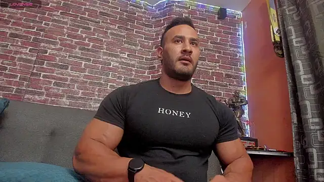 Snapshot of curt_xxx chatting on 03/13/25, 05:22 curt xxx online show from 03/13/25, 05:22