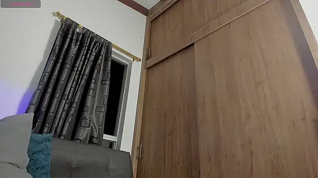 Snapshot of curt_xxx chatting on 09/20/25, 12:48 curt xxx online show from 09/20/25, 12:48