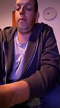 Knuffelstaaf123 online show from 04/28/26, 10:58