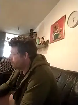 Snapshot of Knuffelstaaf123 chatting on 03/19/25, 01:29 Knuffelstaaf123 online show from 03/19/25, 01:29