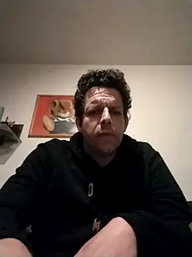 Snapshot of Knuffelstaaf123 chatting on 03/23/25, 01:09 Knuffelstaaf123 online show from 03/23/25, 01:09