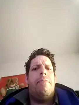 Snapshot of Knuffelstaaf123 chatting on 03/14/25, 10:18 Knuffelstaaf123 online show from 03/14/25, 10:18