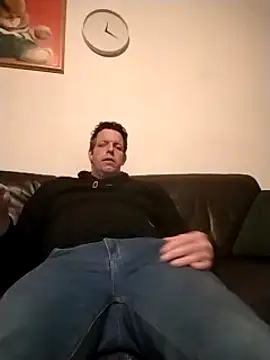 Snapshot of Knuffelstaaf123 chatting on 03/14/25, 11:22 Knuffelstaaf123 online show from 03/14/25, 11:22