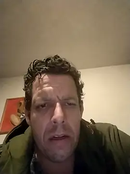 Snapshot of Knuffelstaaf123 chatting on 03/17/25, 01:46 Knuffelstaaf123 online show from 03/17/25, 01:46