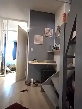 Snapshot of Knuffelstaaf123 chatting on 03/18/25, 08:06 Knuffelstaaf123 online show from 03/18/25, 08:06