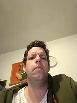 Snapshot of Knuffelstaaf123 chatting on 03/21/25, 10:50 Knuffelstaaf123 online show from 03/21/25, 10:50