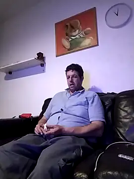 Snapshot of Knuffelstaaf123 chatting on 10/28/25, 11:14 Knuffelstaaf123 online show from 10/28/25, 11:14