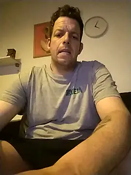 Knuffelstaaf123 online show from 02/10/26, 04:17