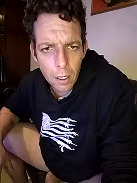 Snapshot of Knuffelstaaf123 chatting on 11/15/25, 08:57 Knuffelstaaf123 online show from 11/15/25, 08:57