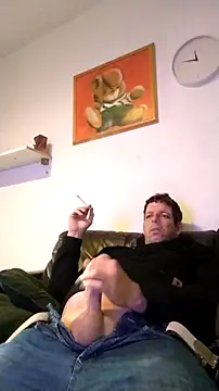 Snapshot of Knuffelstaaf123 chatting on 11/02/25, 11:59 Knuffelstaaf123 online show from 11/02/25, 11:59