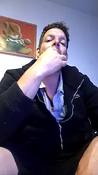 Snapshot of Knuffelstaaf123 chatting on 10/09/25, 12:44 Knuffelstaaf123 online show from 10/09/25, 12:44