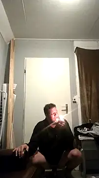 Snapshot of Knuffelstaaf123 chatting on 09/16/25, 02:23 Knuffelstaaf123 online show from 09/16/25, 02:23