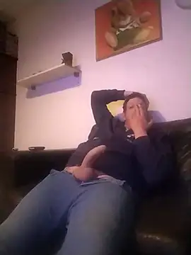 Knuffelstaaf123 online show from 03/26/26, 09:24