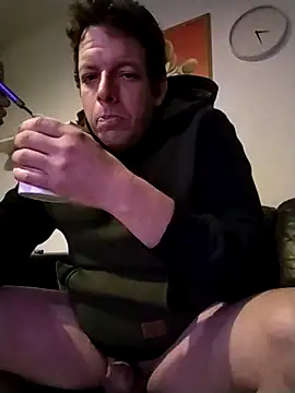 Snapshot of Knuffelstaaf123 chatting on 11/30/25, 03:40 Knuffelstaaf123 online show from 11/30/25, 03:40