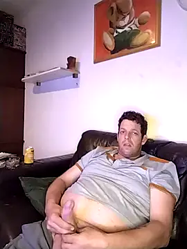 Snapshot of Knuffelstaaf123 chatting on 11/09/25, 02:15 Knuffelstaaf123 online show from 11/09/25, 02:15