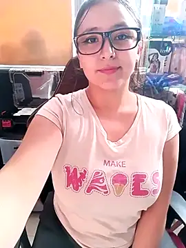 Snapshot of Cute_Penelope chatting on 03/20/25, 06:20 Cute Penelope online show from 03/20/25, 06:20