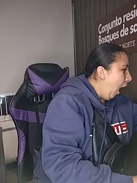 Cute Penelope online show from 03/04/26, 11:07