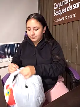 Snapshot of Cute_Penelope chatting on 12/15/25, 11:16 Cute Penelope online show from 12/15/25, 11:16