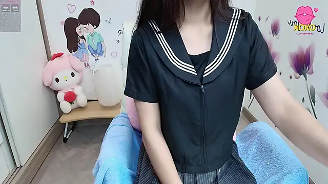 Snapshot of _Mizuki_ chatting on 10/07/25, 05:36 Mizuki online show from 10/07/25, 05:36