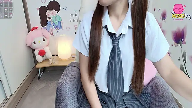 Snapshot of _Mizuki_ chatting on 09/25/25, 04:35 Mizuki online show from 09/25/25, 04:35