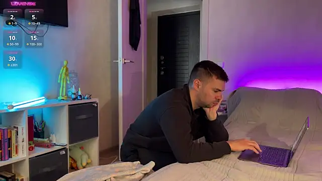 nikitos4you online show from 03/22/25, 07:47