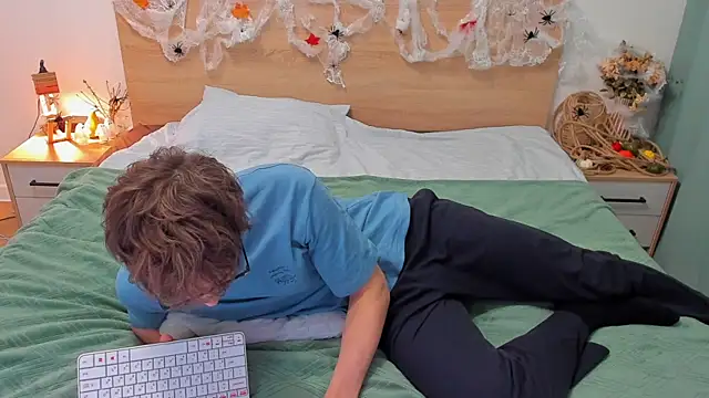 Fandi 777 online show from 10/26/25, 10:15